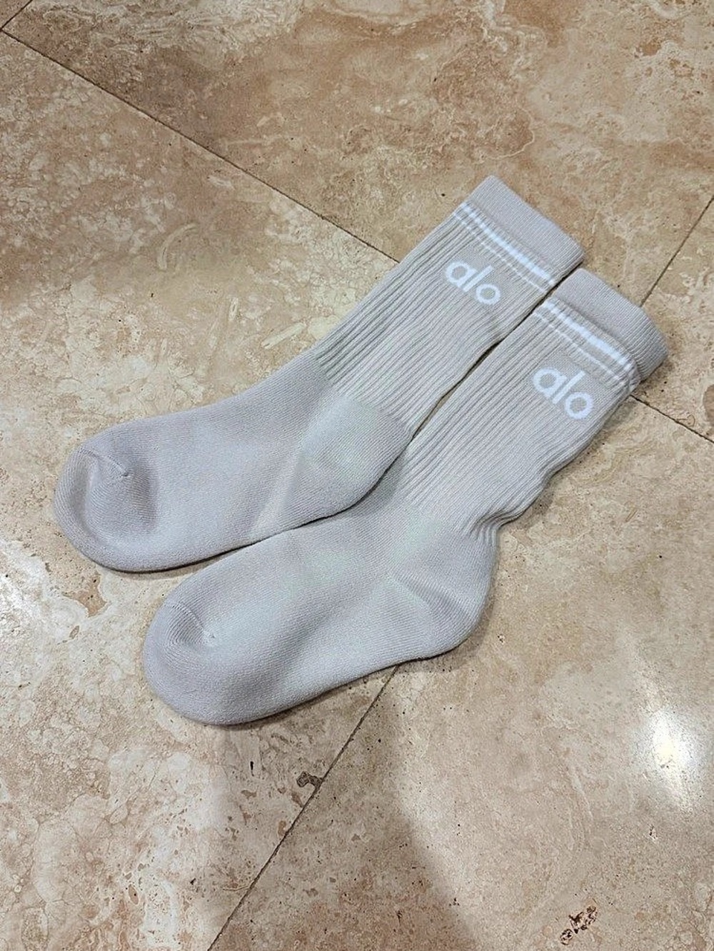 Alo Yoga socks beige L size